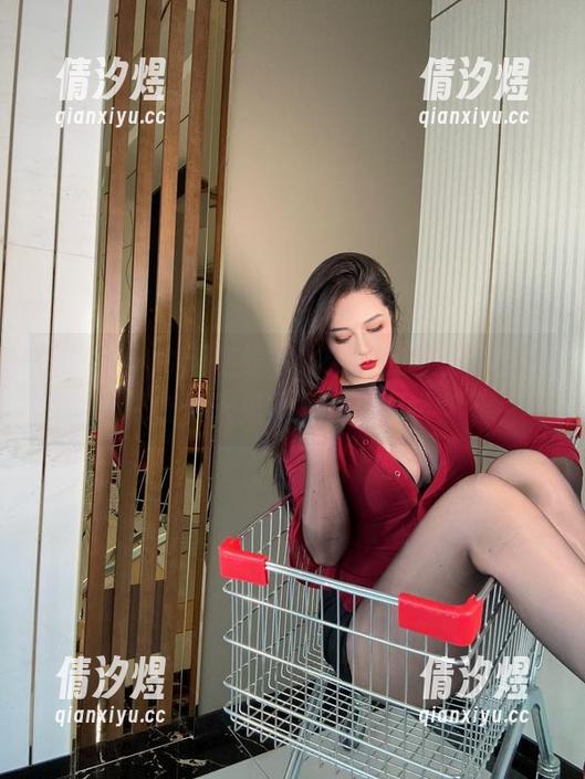 微密圈 - 今天在线，120斤的小王同学又在夏天里发掘新资源啦