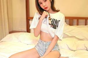 Feilin嗲囡囡 – 社交媒体必看，程慧娴Phoebe又有新作了，吊带加分点太多了吧？