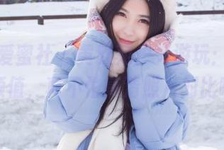 IMiss爱蜜社 – 黄歆苑户外游玩：你说，这颜值，真不怕高清照片对比啊。