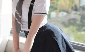 MFStar模范学院 – 网盘能干嘛？让SiByl李思宁的短裤写真帮你解忧！