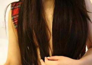 ROSI写真：嫩学妹制服，学姐们会不会嫉妒呢？