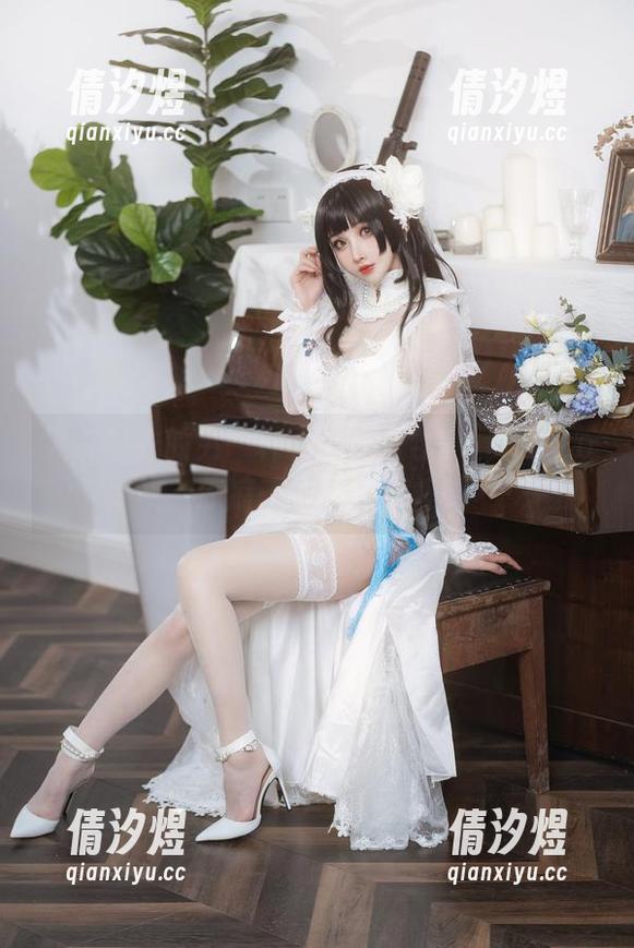 男友衬衣的另一种“穿搭哲学”：Rioko凉凉子的美图合集
