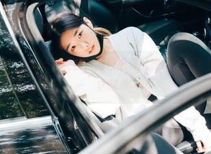Sonson(손손)的披萨女孩，图包出奇的撩人，吃不下反而想上桌啊