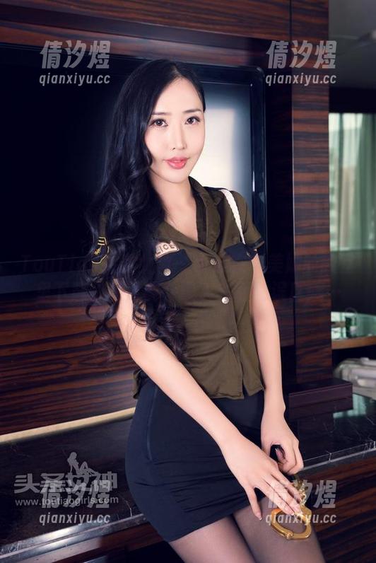 TouTiao头条女神 - 小心在申美嫣的教室里下载，有可能会误入美丽的误区哦…