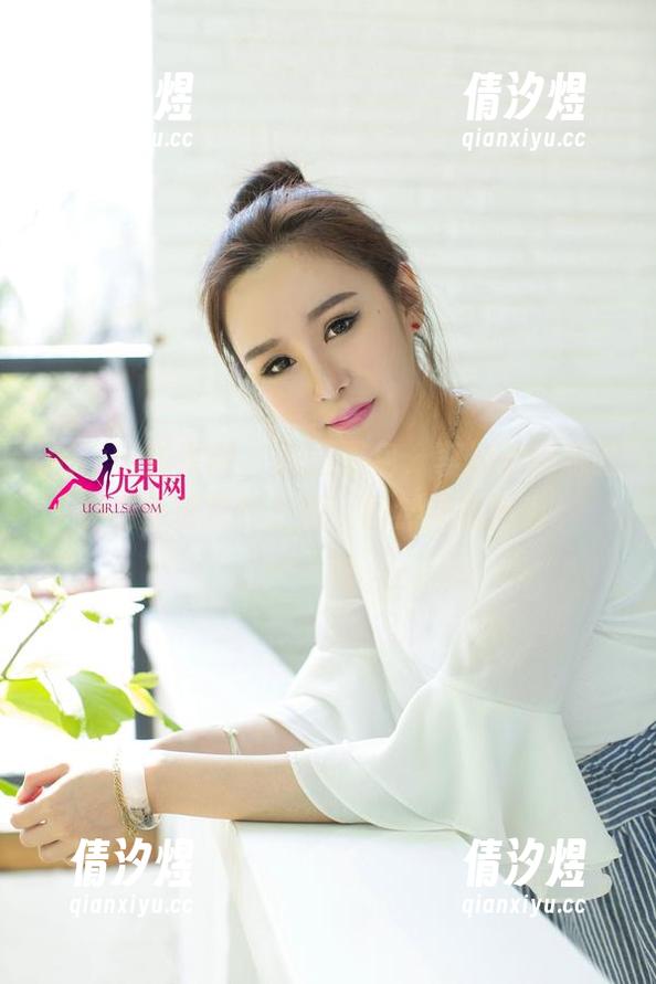 UGirls尤果网 - 校服图包，李凌子用她的姿态颠覆我的三观，居然如此耐看。