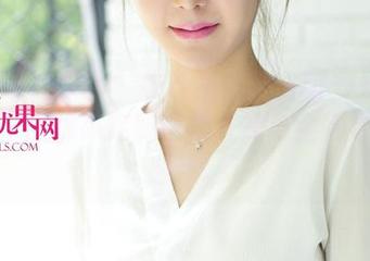 UGirls尤果网 – 衣柜里的坑货都去死吧！李思宁的棉袜定制图集才是我全新寻常的选择。