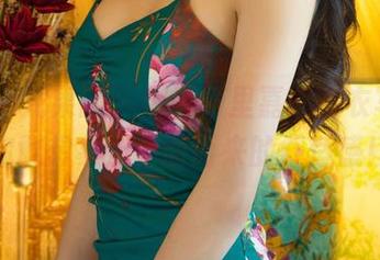 UGirls尤果网 – 展开绮里嘉的睡衣写真，你敢想象那扑面而来的舒适感！