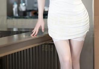 XIAOYU语画界 – 月音瞳的教室原图：这种目光，真让人不知该怎么接下去，真纠结。