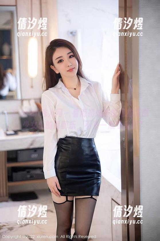 Xiuren秀人网 - 看南初妹妹的私拍原图，少女们的酥酥乐，不来一瓶可乐吗？