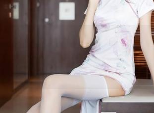 Xiuren秀人网 – 当小纯子在家发光发热，网盘里藏着她的居家秘籍，快来找找看！