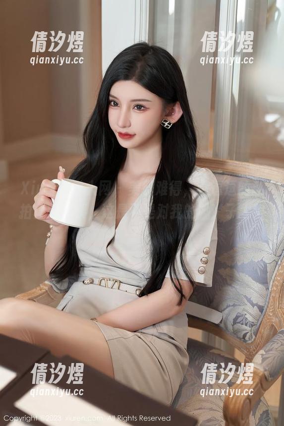 Xiuren秀人网 - 美脚难得，小逗逗的私拍套图，咦，这是不是对我的脚丫子太狠了！