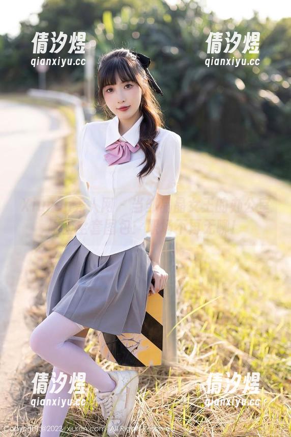 Xiuren秀人网-邹晶晶女王 Xiuren秀人网 - 当邹晶晶女王的办公室碰上全套图包:职场不再无聊!
