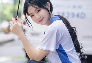 Xiuren秀人网 – 举报！精选图片中的陈雅漫VICKY和她的礼服，令人捉摸不透。
