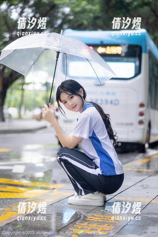 Xiuren秀人网 - 举报！精选图片中的陈雅漫VICKY和她的礼服，令人捉摸不透。