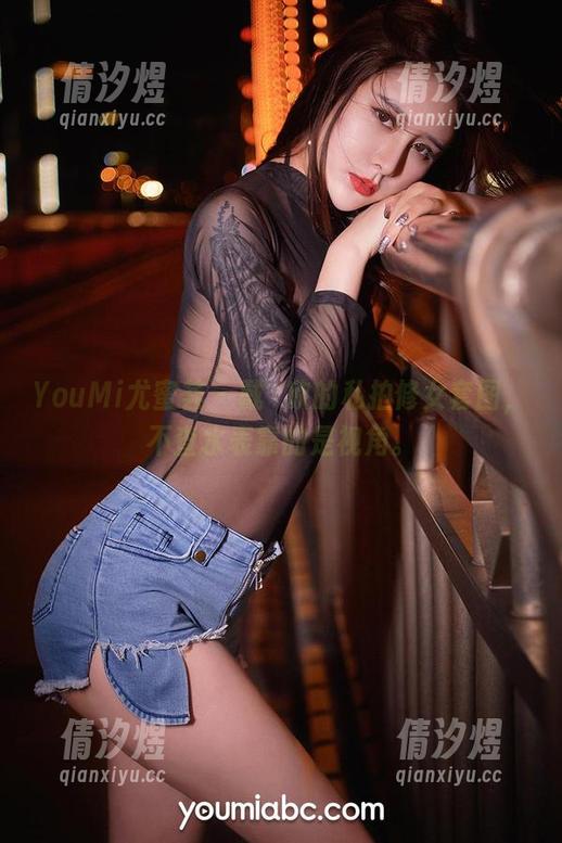 YouMi尤蜜荟 - 戴渃欣的私拍修女套图，不查水表靠的是视角。