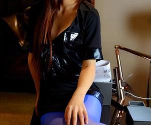 pans – 翻开微妮的少女写真全集，恍惚觉得自己也回到了那个青涩懵懂的岁月。