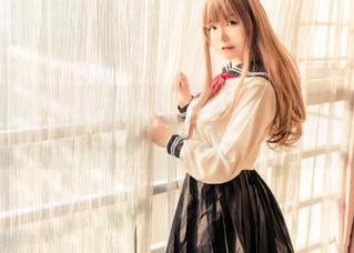 水手服黑丝写真里的yoko夏宅，她在那儿，原图好像把时间凝固了。