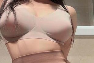 微密圈 – 这一波免费的唯美图，俏妞qiaoniuTT的瑜伽裤系列，真是忍不住多瞅几眼。