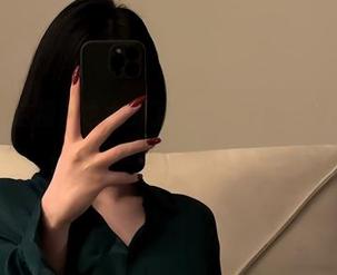 微密圈 – 这福利也太赞了吧：保守的二舅妈的红丝白袜写真