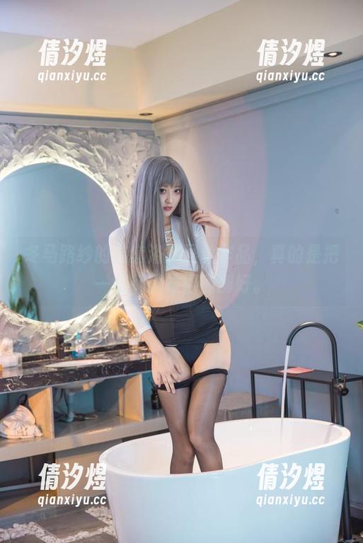 冬马路纱的这套浴缸黑丝作品，真的是把一切都撩拨得刚刚好。