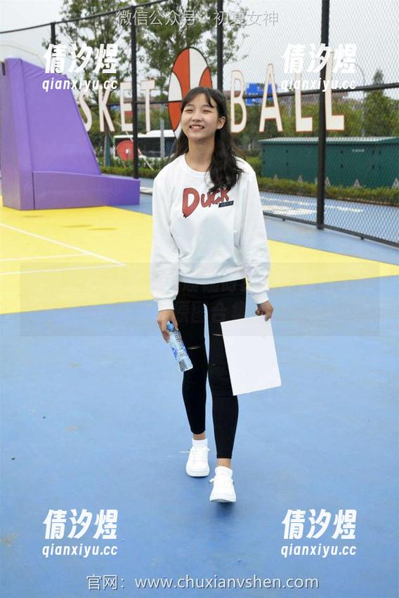 初夏女神-点点 初夏女神 - 点点的瑜伽时刻:你想象不到的原图合集