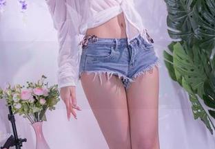 福利图包追新！千反田鹿子的苗疆蓝蝶，你会瞬间自觉保持优雅吗？