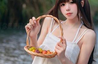少女，我看你是来网盘里干嘛！咬人小小兔的写真真让人浮想联翩。