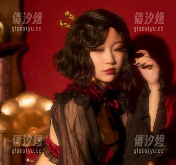 无圣光下，奇行家狗崽的白裙……哦，这是什么迷人的光圈？!