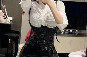 微密圈 – 奔跑的晶骡儿最新作品：小短裙，哦不，是小，如此小？