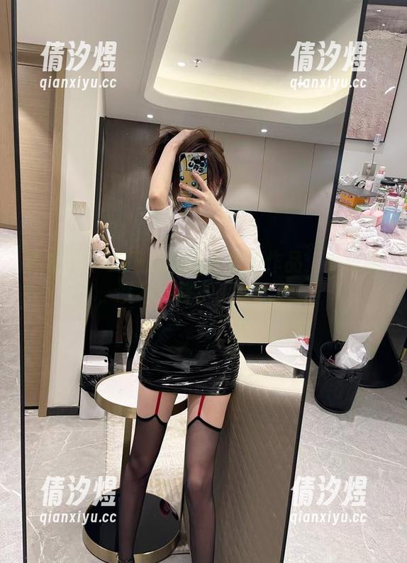 微密圈 - 奔跑的晶骡儿最新作品：小短裙，哦不，是小，如此小？