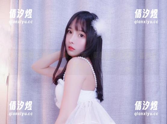 小小奶瓶儿 小小奶瓶儿美腿写真集又更新,要是这腿会说话,那得多有意思。