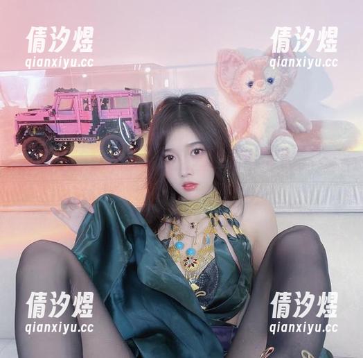 小小奶瓶儿 期待小小奶瓶儿带来的丝带女友风cos,资源量产模式开启中...