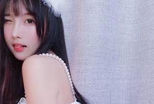 小小奶瓶儿在线展示——白色蕾丝与他的俏皮调调