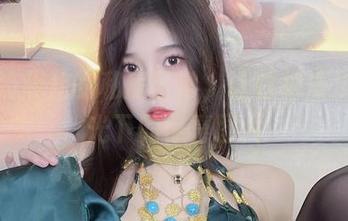 小小奶瓶儿的私房日常，让白裙漫步在阳光下的惊喜图片