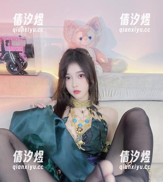 小小奶瓶儿的私房日常，让白裙漫步在阳光下的惊喜图片