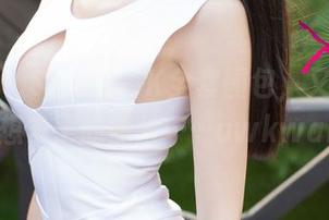 尤果网 – Sara的JK全套图包，又一组让我想多了的照片……awkward