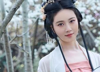 年年Nnian短裙专题——下载一组，随时随地感受一下风的轻柔。