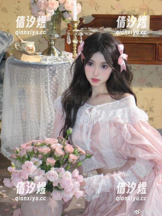 怡子yiii的紫蔷薇写真集，更新到让人挪不动眼的地步。