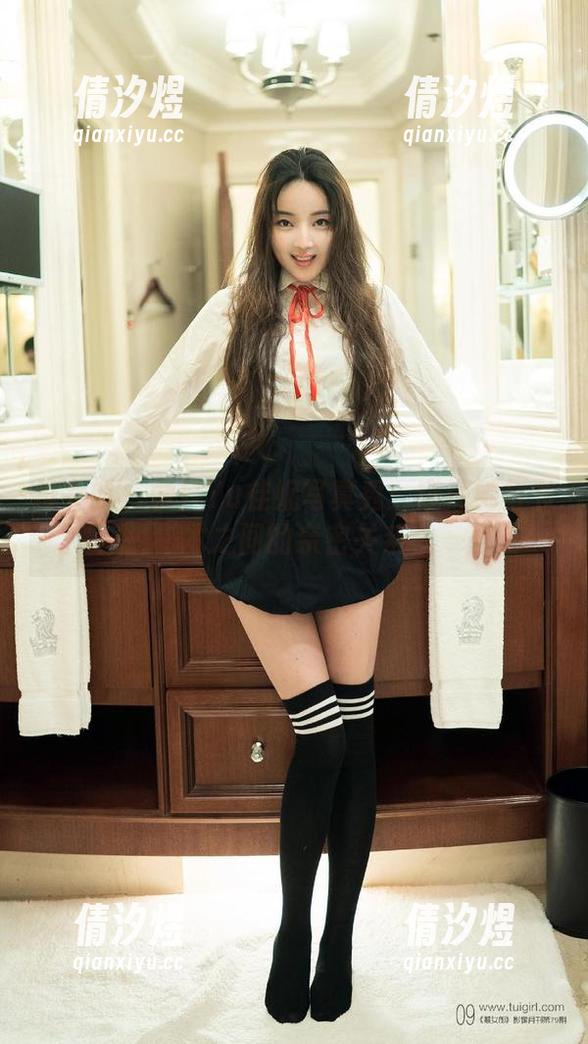 推女郎 - 学妹Yu佳妮写真秀：窥探她与书本之间的亲密关系