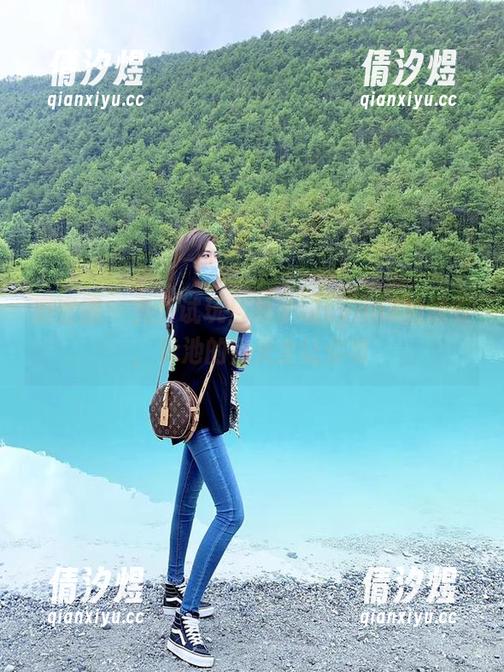 微密圈 - 免费试玩！林子喵Lynne的泳衣，泳池的目光全让你收