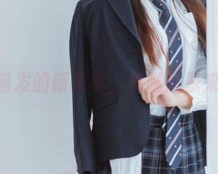 桜桃喵发的新写真，长腿风暴来袭！