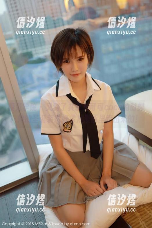 模范学院 - 又到了共享杨可可coco的时刻！她的圣诞装扮好像从漫画里走出来的！