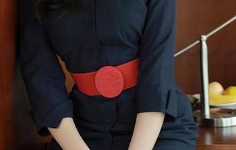 模范学院 – 一件白衬衫，董林越的私房写真，该怎么评价呢？