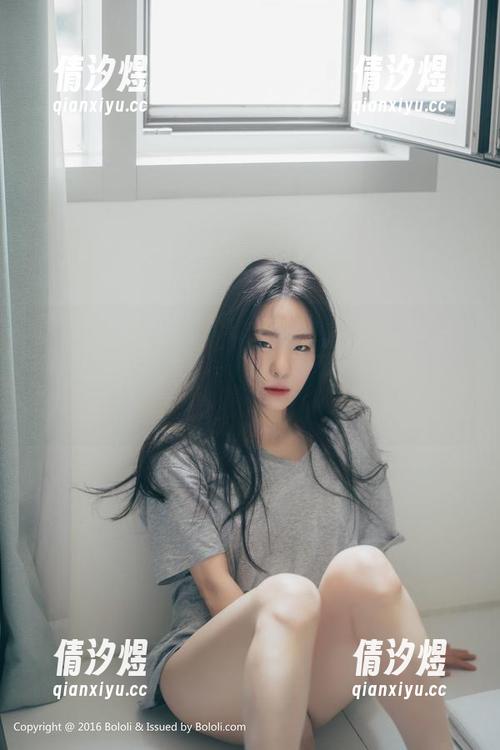 波萝社-Monkey_小潘鼠 波萝社 - Monkey_小潘鼠的女神写真图册值得一看,但必须带着一定程度的心理准备,不然会失控的。