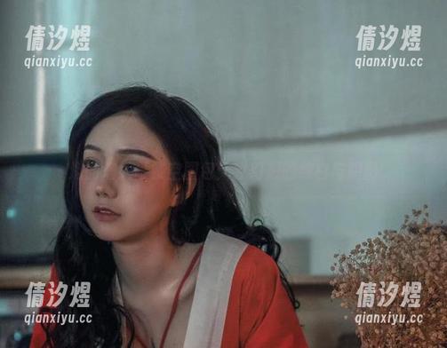 洛丽塔大哥镂空图包：我幻想的纯白与阴影