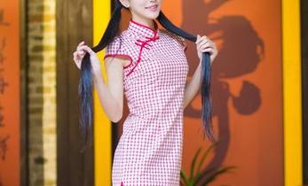 爱蜜社 – 毕竟是莉莉Lily，黑丝穿得我都想多看几眼的美图集！