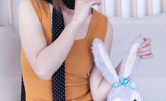 物恋传媒 – 佳琪在泳池的在线随意舞动，图集中翻滚的水花真有趣！