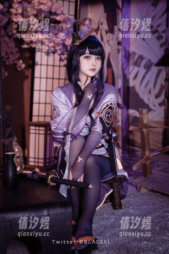 白莉爱吃巧克力 白莉爱吃巧克力的美图精选:她的剧情越看越过瘾,我都快期待后续了。