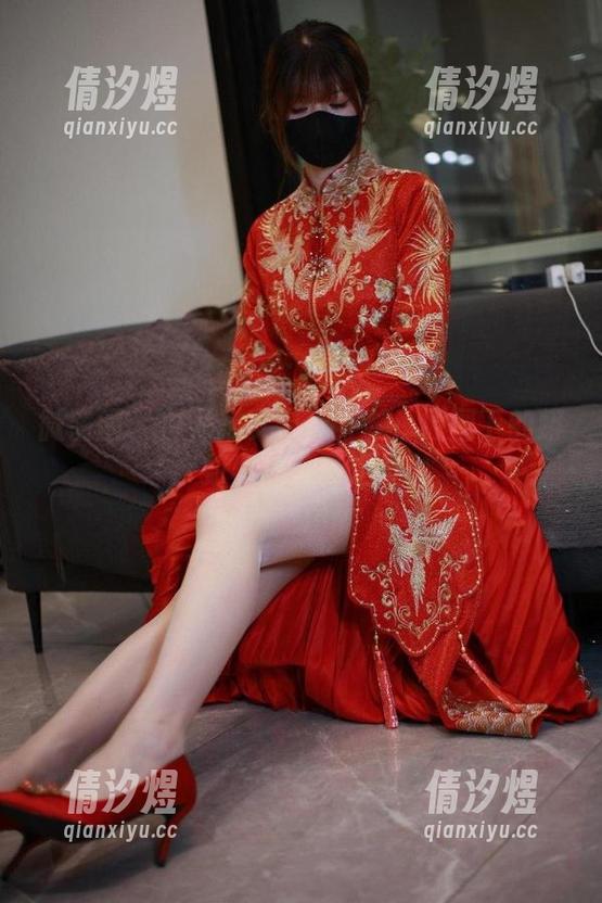 白龙猫女 微密圈 - 白龙猫女带你穿越!原图下的蟒蛇丝袜风骚走位