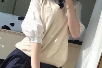 接下来让眼酱大魔王w给你带来高清黑丝近期精，不看可惜!